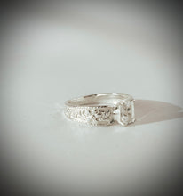 Load image into Gallery viewer, Western Belle Engagement Ring