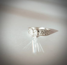 Load image into Gallery viewer, Western Belle Engagement Ring