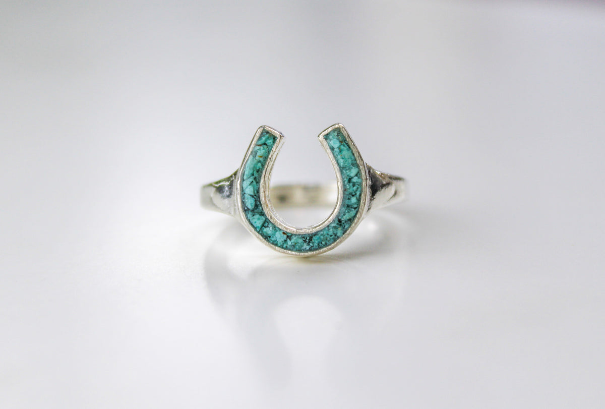 The Lucky Belle Ring in 925 Sterling Silver with a Turquoise Inlay
