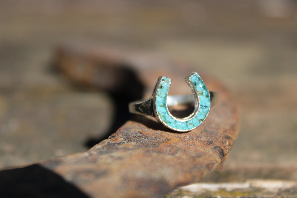 The Lucky Belle Ring in 925 Sterling Silver with a Turquoise Inlay