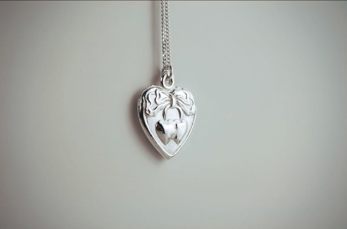Vintage Sweetheart Necklace in 925 Sterling Silver
