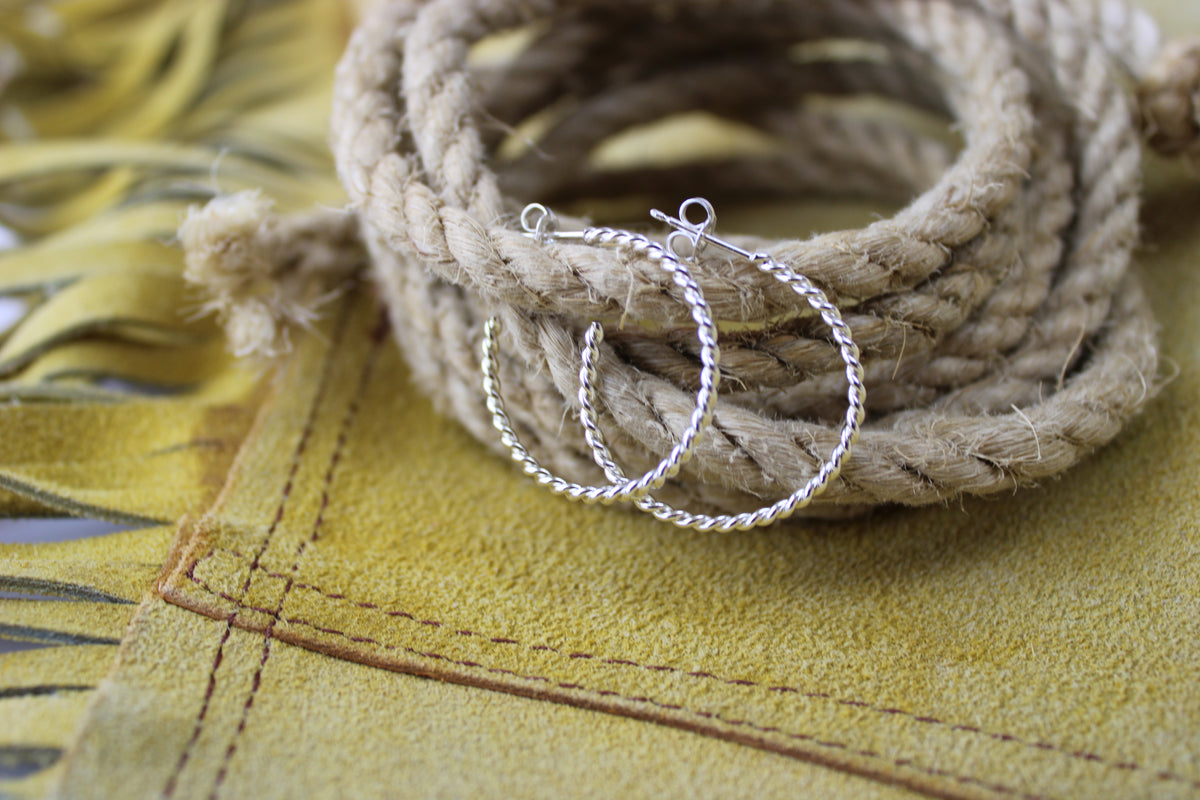 Lasso Hoop Studs in 925 Sterling Silver