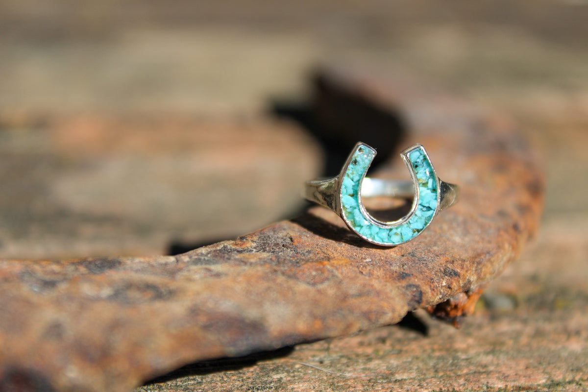The Lucky Belle Ring in 925 Sterling Silver with a Turquoise Inlay