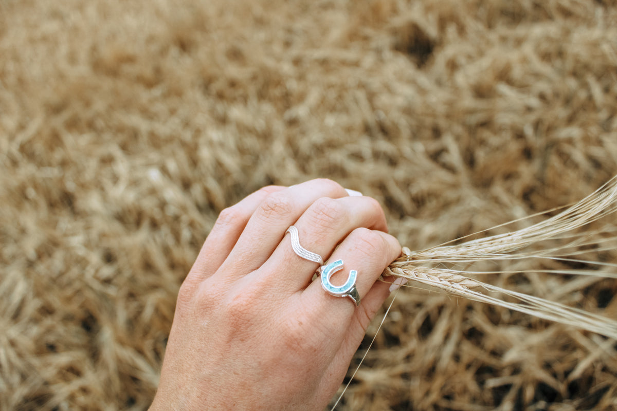The Lucky Belle Ring in 925 Sterling Silver with a Turquoise Inlay