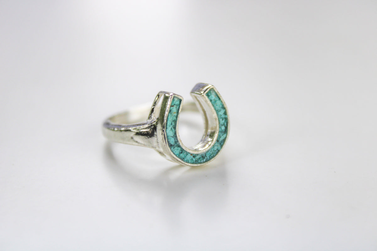 The Lucky Belle Ring in 925 Sterling Silver with a Turquoise Inlay