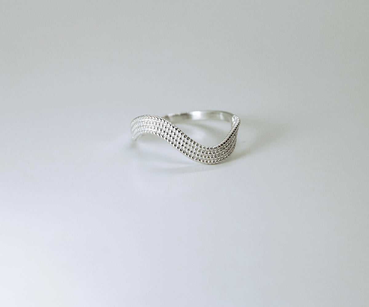 Lucky Lariat Ring in 925 Sterling Silver